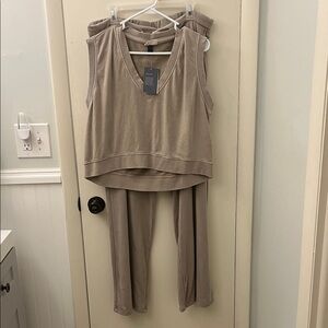 Elegant Sleeveless Tan matching set